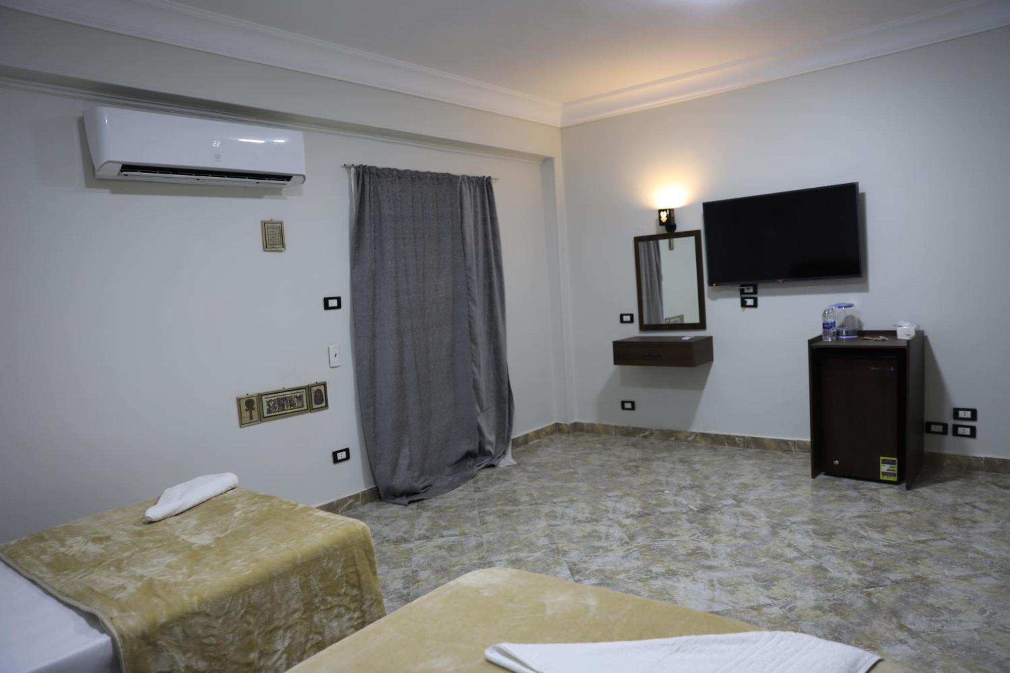 King Khufu Pyramids View Hotel Kafrat al Jabal Phòng bức ảnh